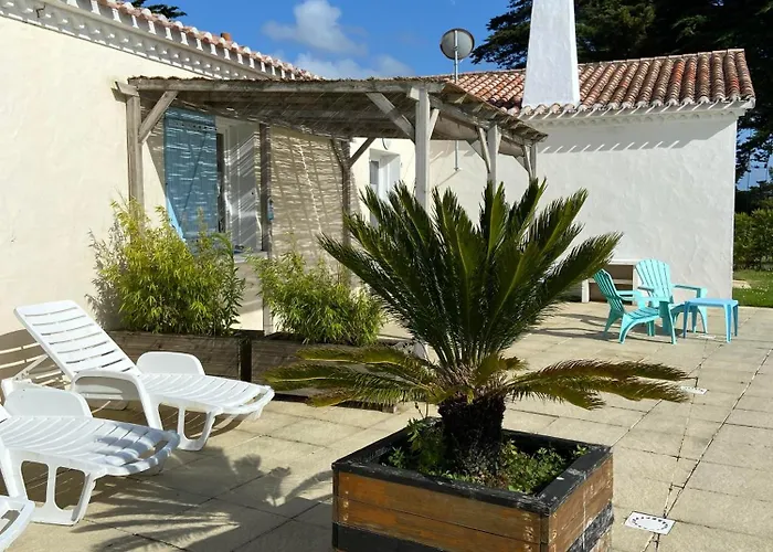 De L'enclose De Monts 85 *